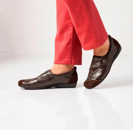 Pantofi pentru bebeluși din piele suplă