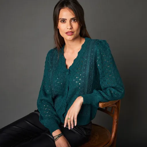 Pulover cu decolteu în V cu finisaj ondulat