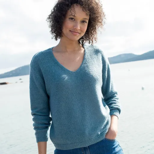 Pulover cu decolteu în V din amestec de mohair și lână