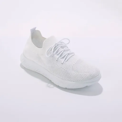 Adidași din plasă, cu șireturi