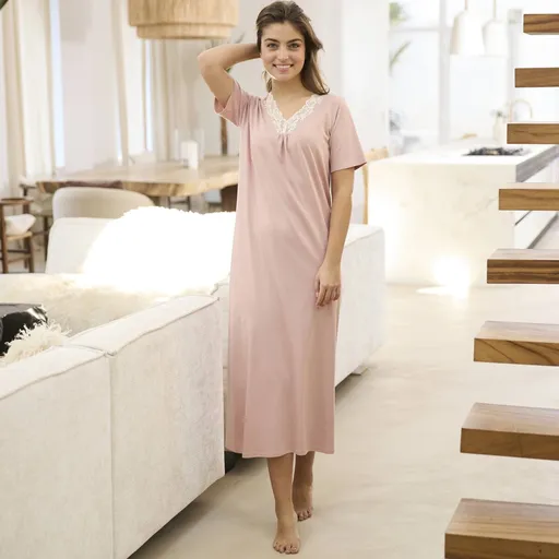 Cămașă de noapte lungă cu mâneci scurte și dantelă