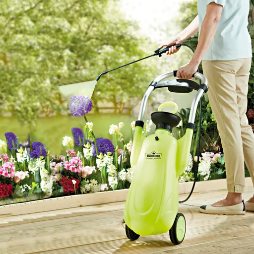 Pulverizator de grădină pe roti