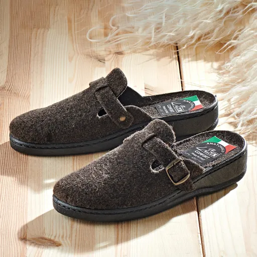 Papuci călduroși de casă