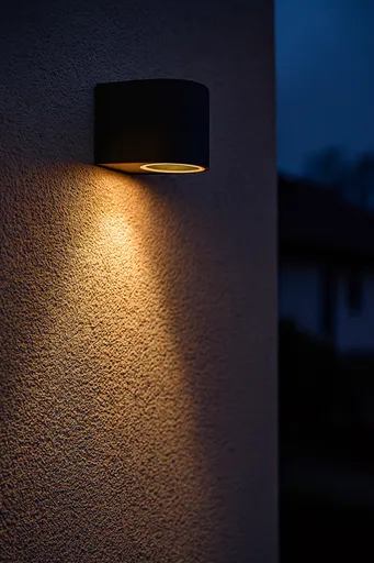 Lampă exterioară de perete