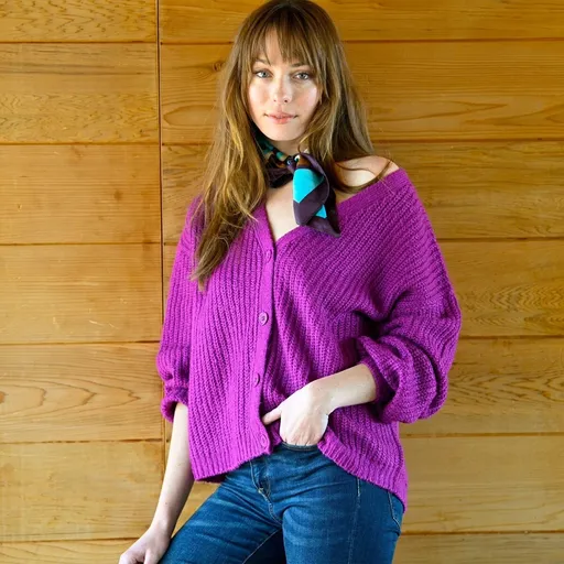 Pulover cu nasturi largi, cu atingere de mohair