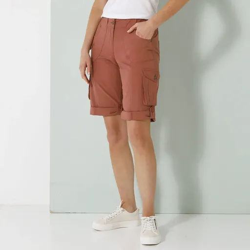 Bermude cu buzunare și picioare