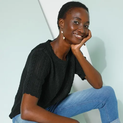 Pulover din dantelă cu mânecă scurtă