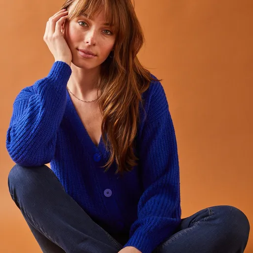 Pulover cu nasturi largi, cu atingere de mohair