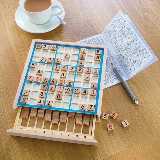 Joc Sudoku realizat din lemn