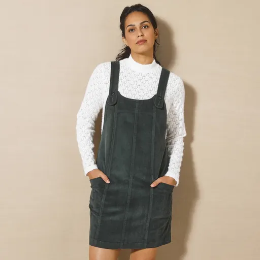 Rochie evazată din catifea cu dantelă