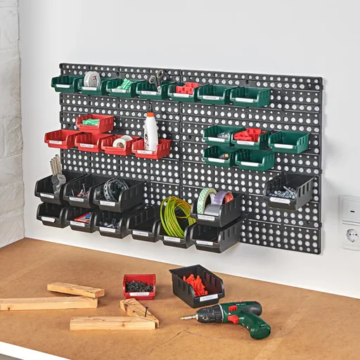 Raft de perete cu recipiente stivuitoare