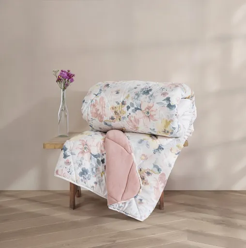 Pilota dubla, L'essentiel Maison, Velvet, Pulbere Dalya