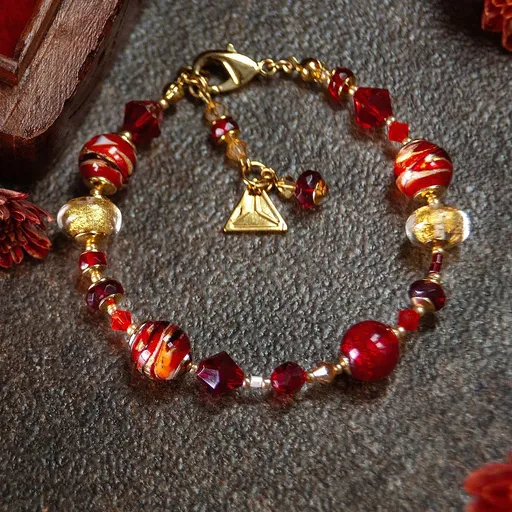 Lampglas Brățară stilată Scarlet Aura cu aur de 24 carate în perle Lampglas BP21