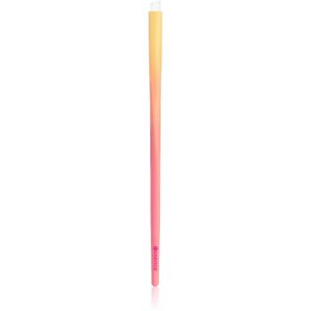 essence BRUSH IT LIKE IT'S ART eyeliner brush perie curbata pentru fardul de ochi 01 Just Wing It Like It's Art 1 buc