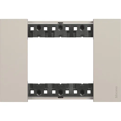Rama ornament 3 module Bticino Living Now KA4803KM, nisip