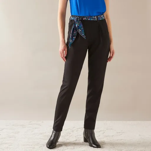 Pantaloni subțiri de culoare solidă cu centură