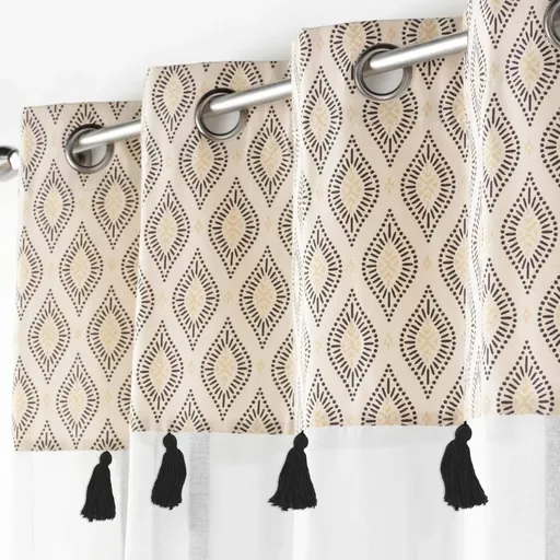 Perdea cu partea de sus contrastantă cu model etno metalic