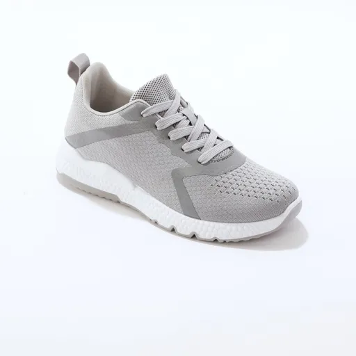 Adidași ușori din material respirabil