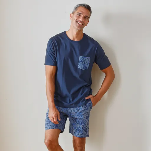 Pijamale cu pantaloni scurți și mâneci scurte