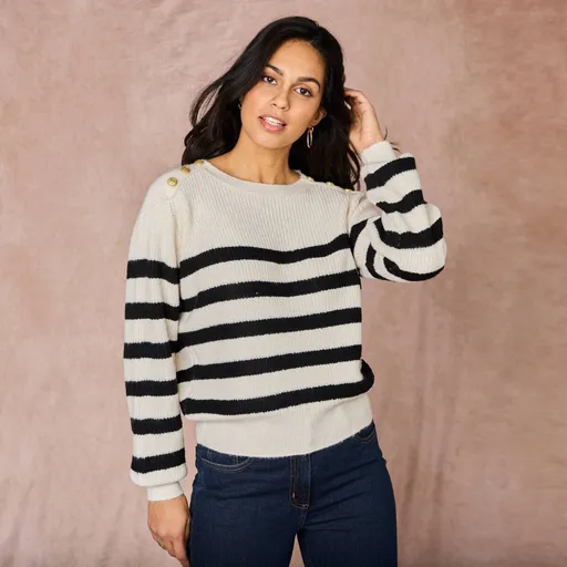 Pulover cu dungi și model simplu