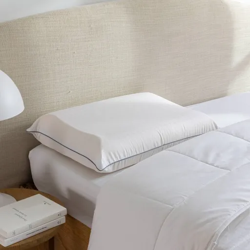 Pernă ergonomică Dunlop cu latex microperforat, formă dublă ondulată