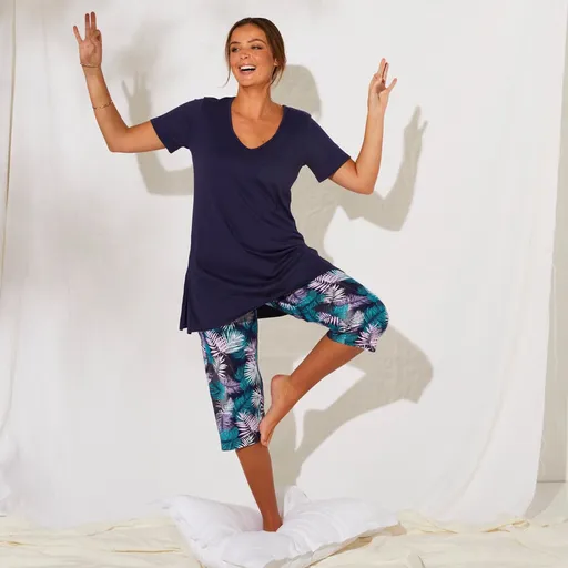 Pijama cu pantaloni 3/4 și model tropical