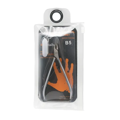 Cleste Cuticule, Bee Nails, B5