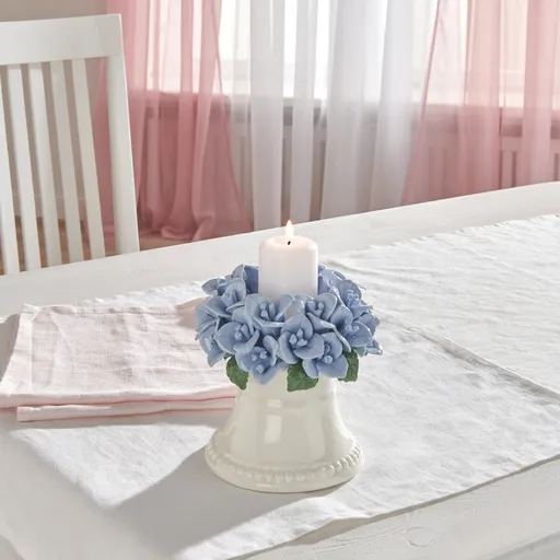 Candelabru cu ghirlandă de flori