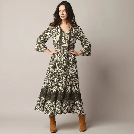 Rochie lungă cu imprimeu și mâneci 3/4