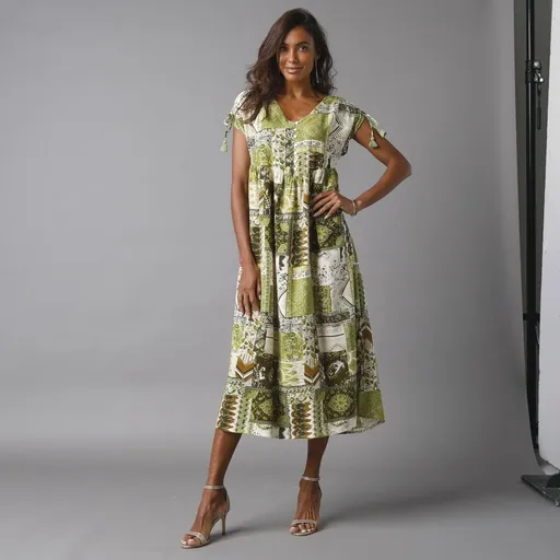 Rochie midi cu mâneci scurte și imprimeu