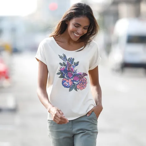 Tricou cu gât rotund și imprimeu