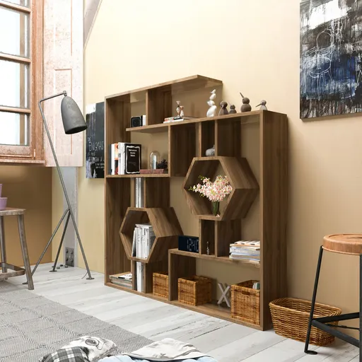 Corp biblioteca, Hanah Home, Tamara, Maro