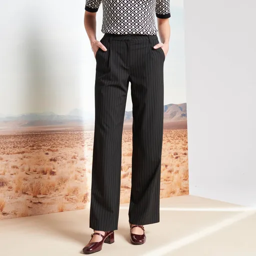 Pantaloni cu dungi late