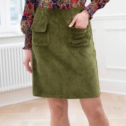 Fustă scurtă din catifea reiată cu buzunare