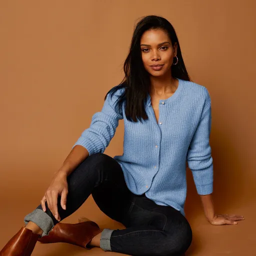 Cardigan cu nasturi din perle