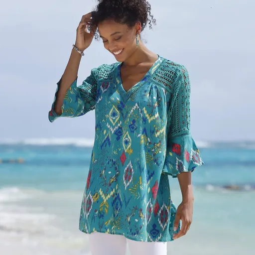 Tunică extinsă cu macramé și imprimeu