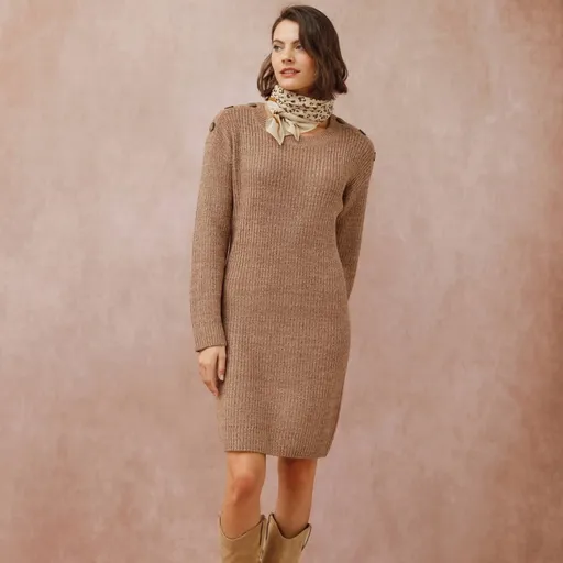 Rochie tricotată cu nasturi pe umeri