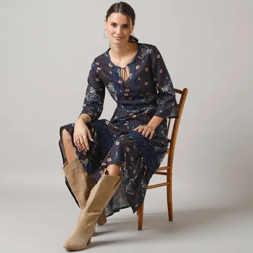 Rochie lungă cu imprimeu și macrame