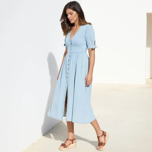 Rochie lungă evazată cu mâneci până la cot, denim