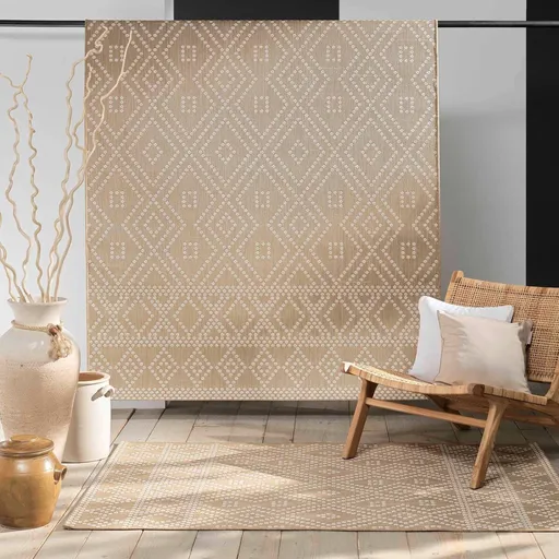 Covor dreptunghiular cu model grafic