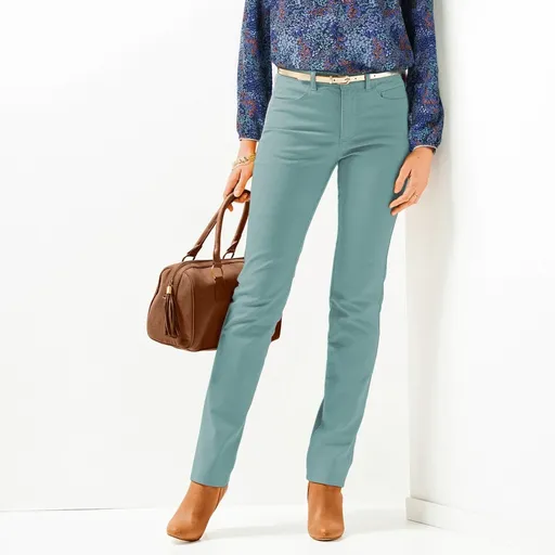 Pantaloni drepți de slăbire, siluetă mică