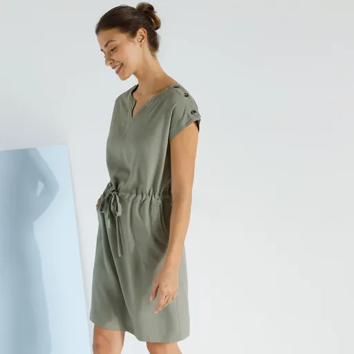 Rochie cu nasturi pe umeri