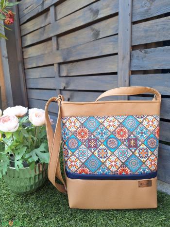 Csempe mintás crossbody