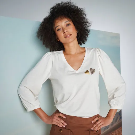 Tricou cu decolteu în V și imprimeu cu inimioare