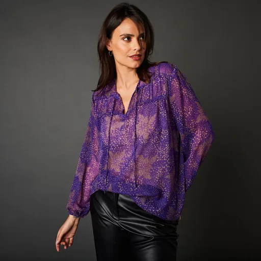 Bluză aerisită cu model minimalist