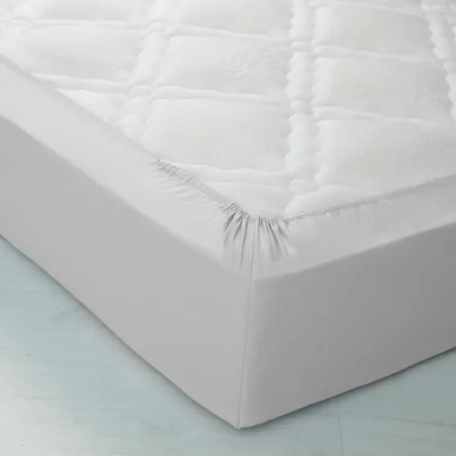 Cearșaf cu elastic într-o singură culoare, adâncime colț 26 cm