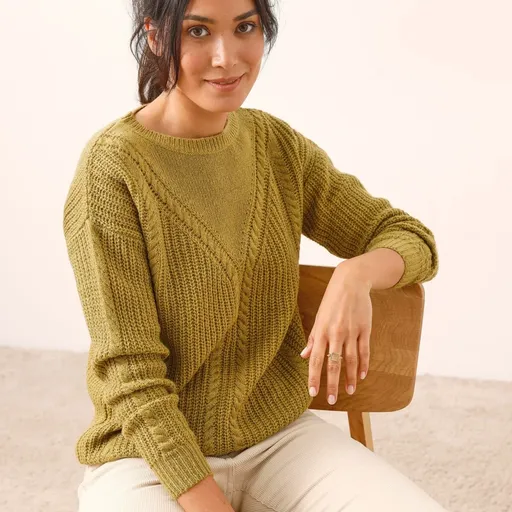 Pulover tricotat cu împletitură