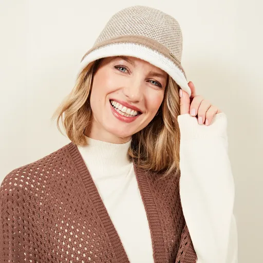 Pălărie tricotată