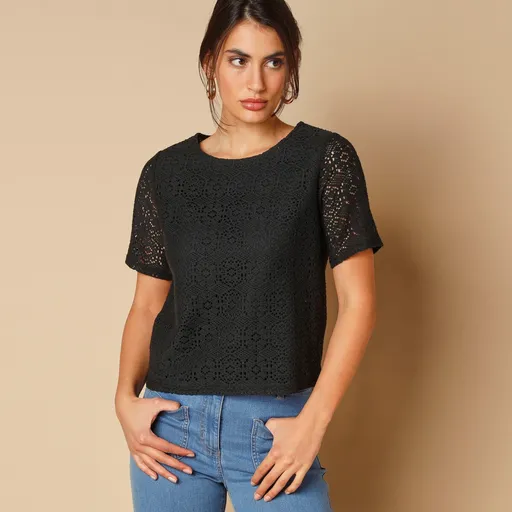 Tricou cu dantelă și căptușeală