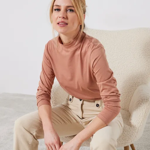 Tricou cu guler înalt și mâneci lungi